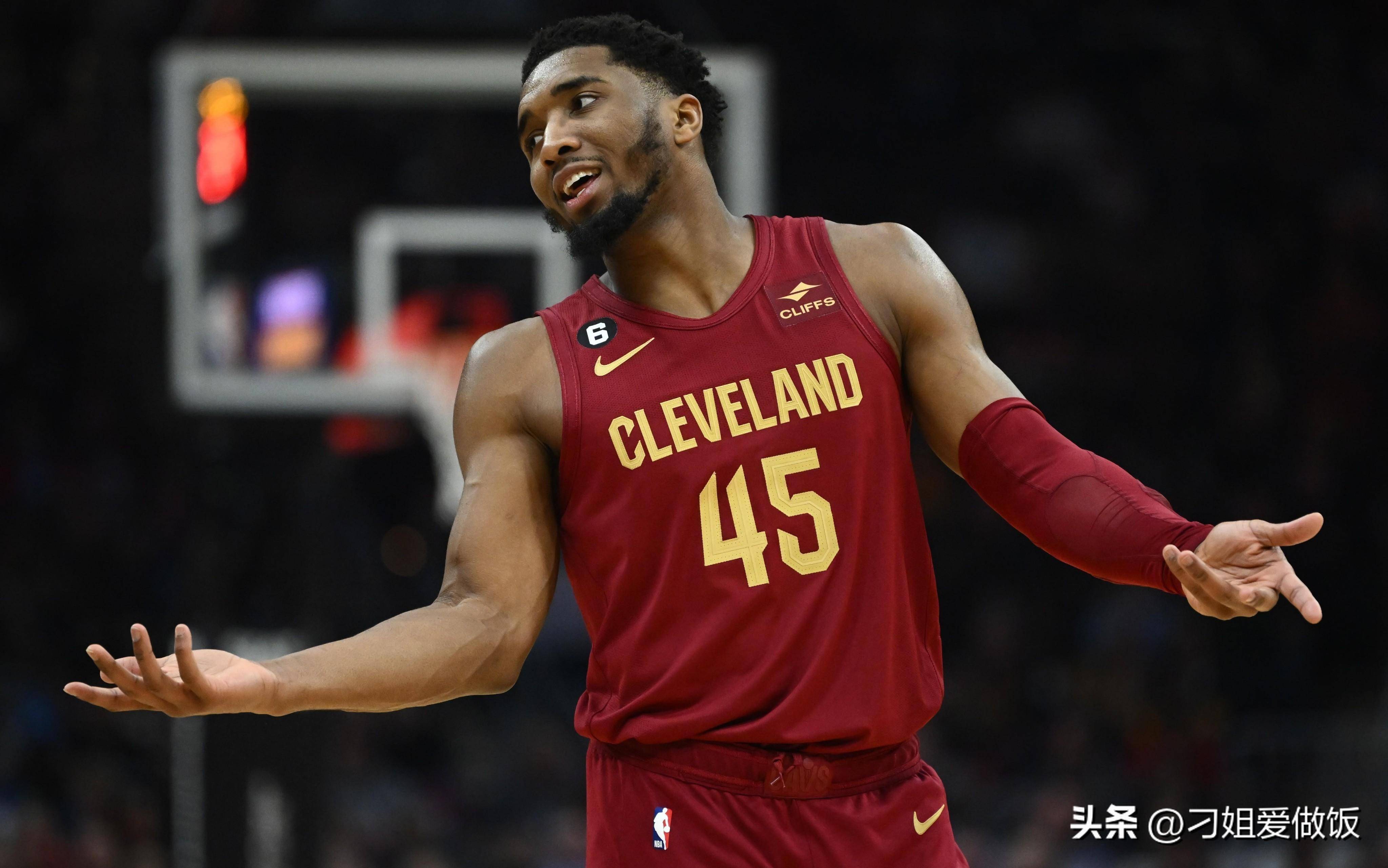 克里夫兰骑士迎NBA季后赛关键赛；国际比赛日遗憾出局；压力陡增；更衣室氛围转暖的简单介绍