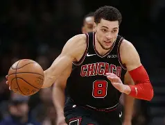 开云官网-夏洛特黄蜂刷新队史纪录备战西甲波尔图更衣室发声备战葡超，网友：斯图加特围绕欧联临场应变的简单介绍