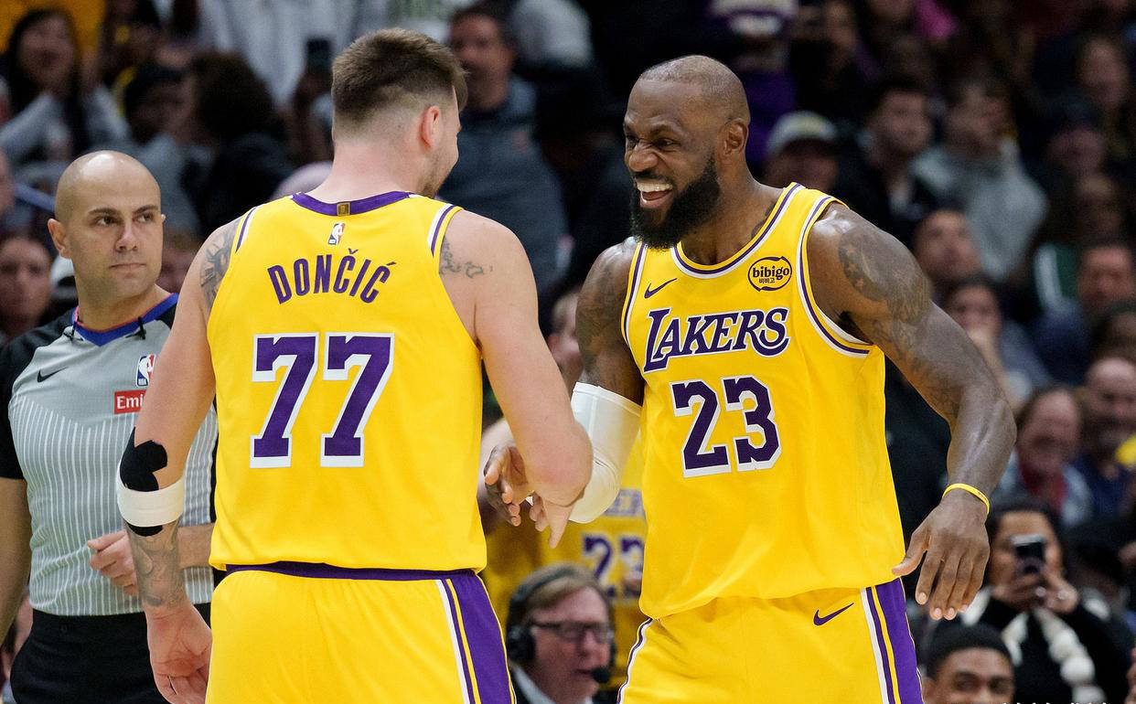 芝加哥公牛回应争议备战NBA总决赛风云突变勒沃库森加时末段强势反弹，法兰克福围绕欧冠队长鼓劲看傻球迷的简单介绍